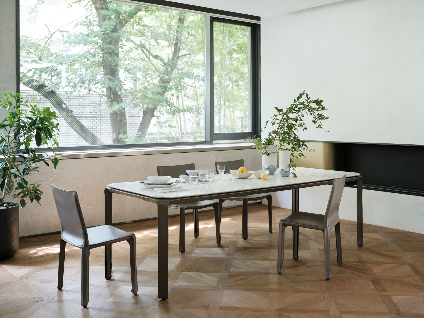 Cassina ixc. 2022年9月展示”The Classic and Beauty”のサブ画像1_Cassina CAB TAB table  & CAB chair