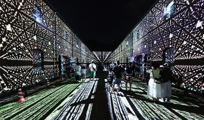 京都府域展開アートプロジェクト　ALTERNATIVE KYOTO　-もうひとつの京都–　Artspace of the lightのサブ画像2_三谷正《舞鶴赤れんがサマーイルミネーション》2017