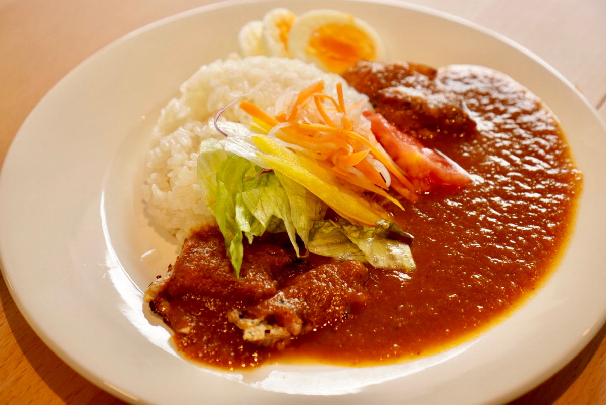 栃木県那須町の廃校をアートリノベーション!のサブ画像8_カフェメニューのオーガニックカレー
