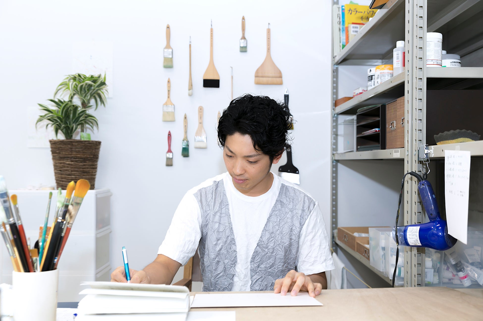  【銀座で無料個展】手染めのレザーブランド yuhaku(ユハク) が画家の矢野 竜輝氏とコラボ。革の端材を活用したアートなどを展示・販売いたします。のサブ画像3