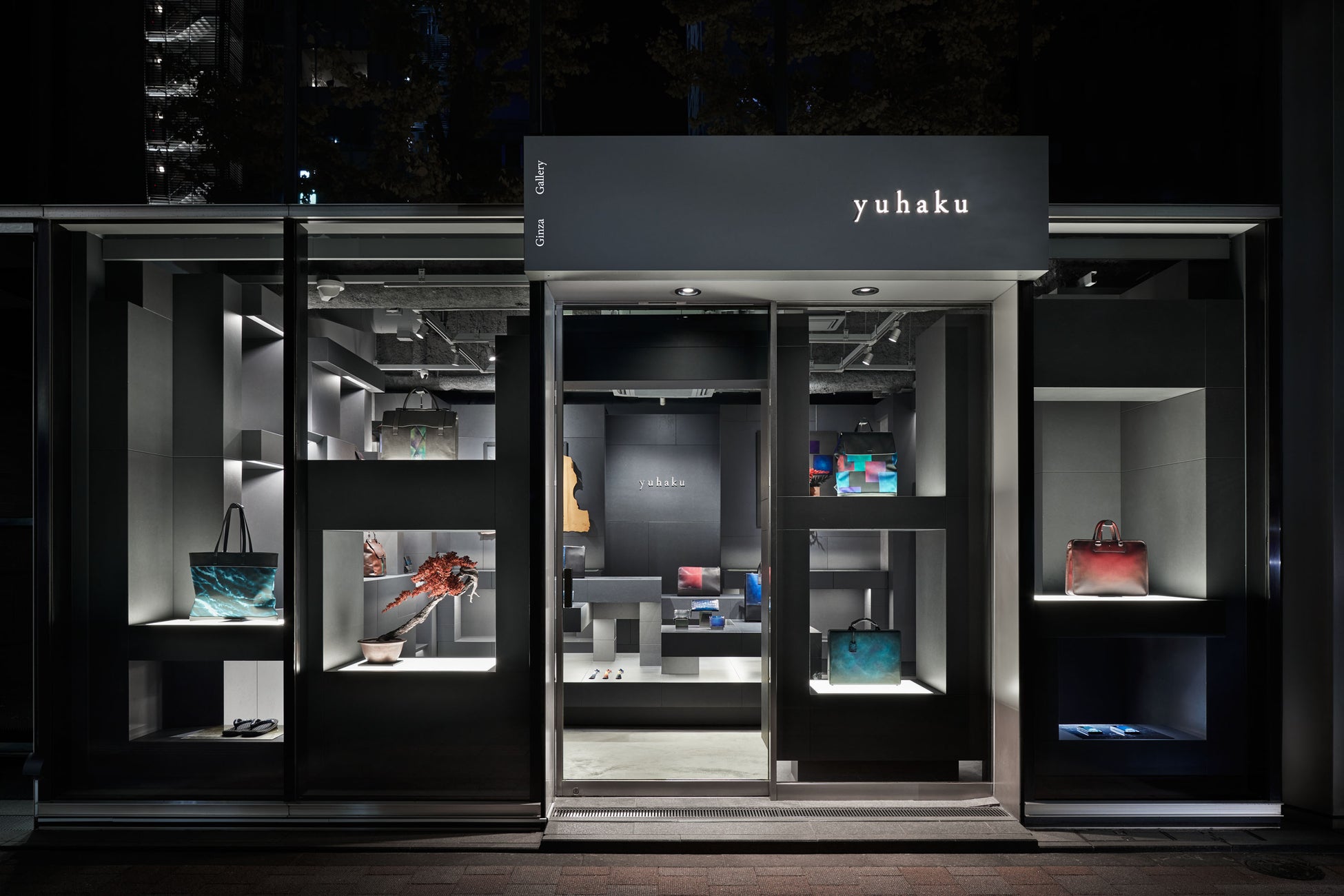  【銀座で無料個展】手染めのレザーブランド yuhaku(ユハク) が画家の矢野 竜輝氏とコラボ。革の端材を活用したアートなどを展示・販売いたします。のサブ画像4