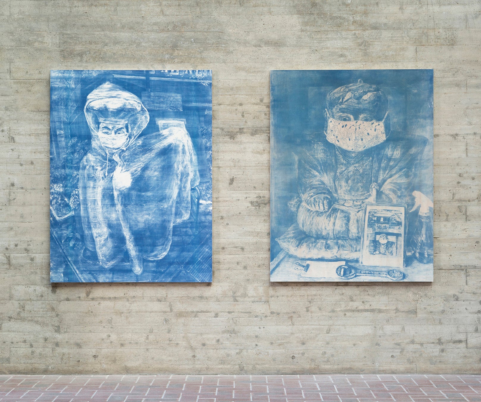 【武蔵野美術大学 美術館・図書館】展覧会「助教・助手展2022　武蔵野美術大学助教・助手研究発表」を開催のサブ画像5_所彰宏 左《調理師ノ像》、右《福助ノ像》 いずれもサイアノタイプ H1455×W1120（mm）2021年 撮影：いしかわみちこ