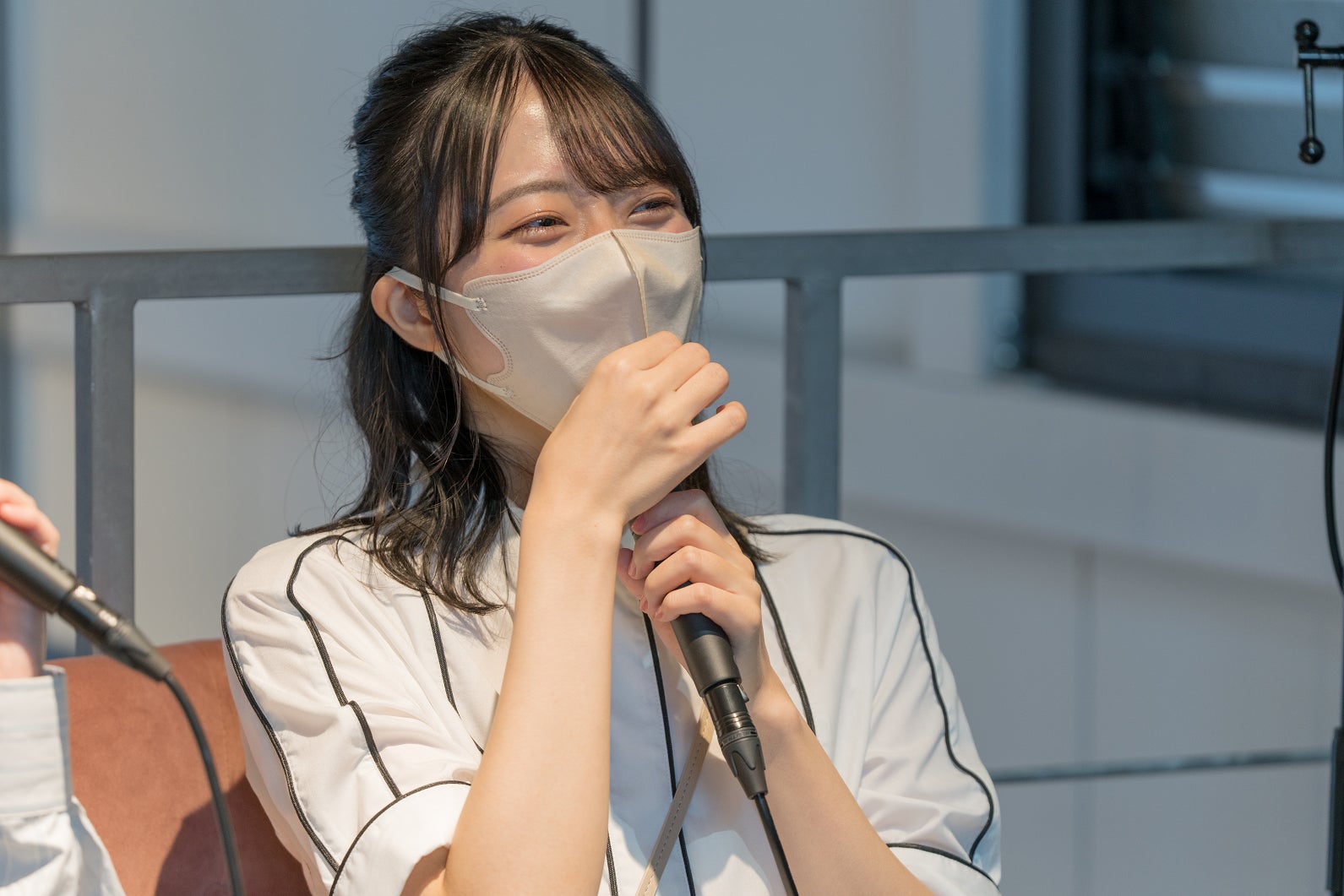 STU48 今村美月 個展「私の頭の中」が連日大盛況にて出展全作品が完売。SILENT SIREN 山内あいなとのコラボレーション創作で唯一無二のアート作品も誕生！のサブ画像12_個展への真剣な想いを伝えながら、緩急をつけたセッショントークで笑顔を魅せる今村美月