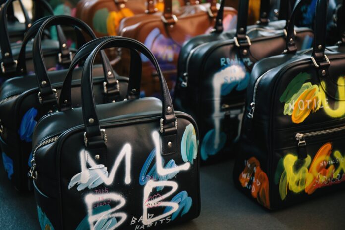 【destination Tokyo】フランス発バッグブランド「ジャック・ル・コー」とアートプロジェクト「ゲルニカ」のコラボバッグが登場！10月13日(木)発売のメイン画像