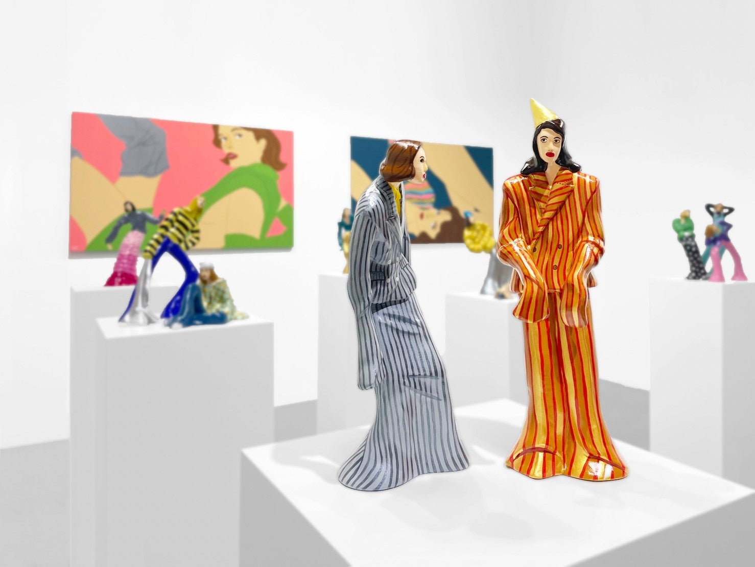 アッシュ・ペー・フランス運営のアートギャラリーhpgrp GALLERY TOKYOにて、アーティストAZUSA IIDAの新作展「dolls」を10月29日(土)まで開催のサブ画像1_AZUSA IIDA個展「dolls」展示風景 hpgrp GALLERY TOKYO