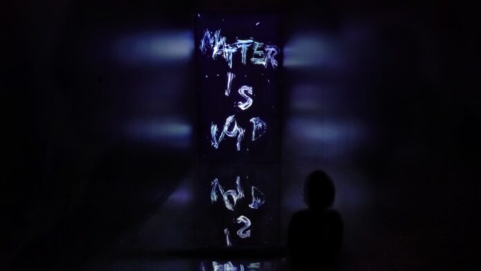 東京・豊洲のチームラボプラネッツ、チームラボ初のNFT作品《Matter is Void》を、11月1日から新たに公開。のメイン画像