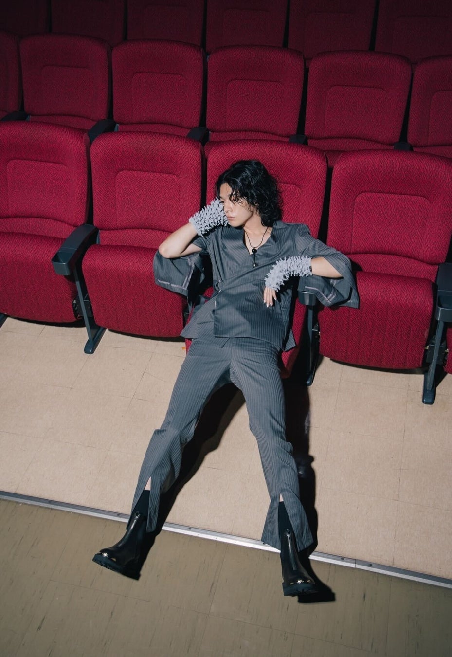 MIKAGE SHINとSONSHINBALが共に創り出すLOOK BOOK「Theater」10月17日公開のサブ画像1