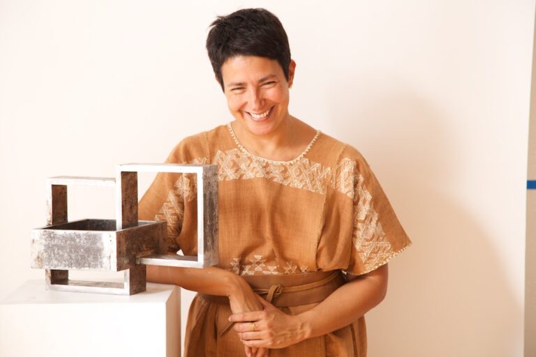 清昌堂やました THE ROOM 冬の展覧会のご案内　メキシコ人アーティスト ヒメナ・アラルコン「御宿の海岸の難破船」展のメイン画像