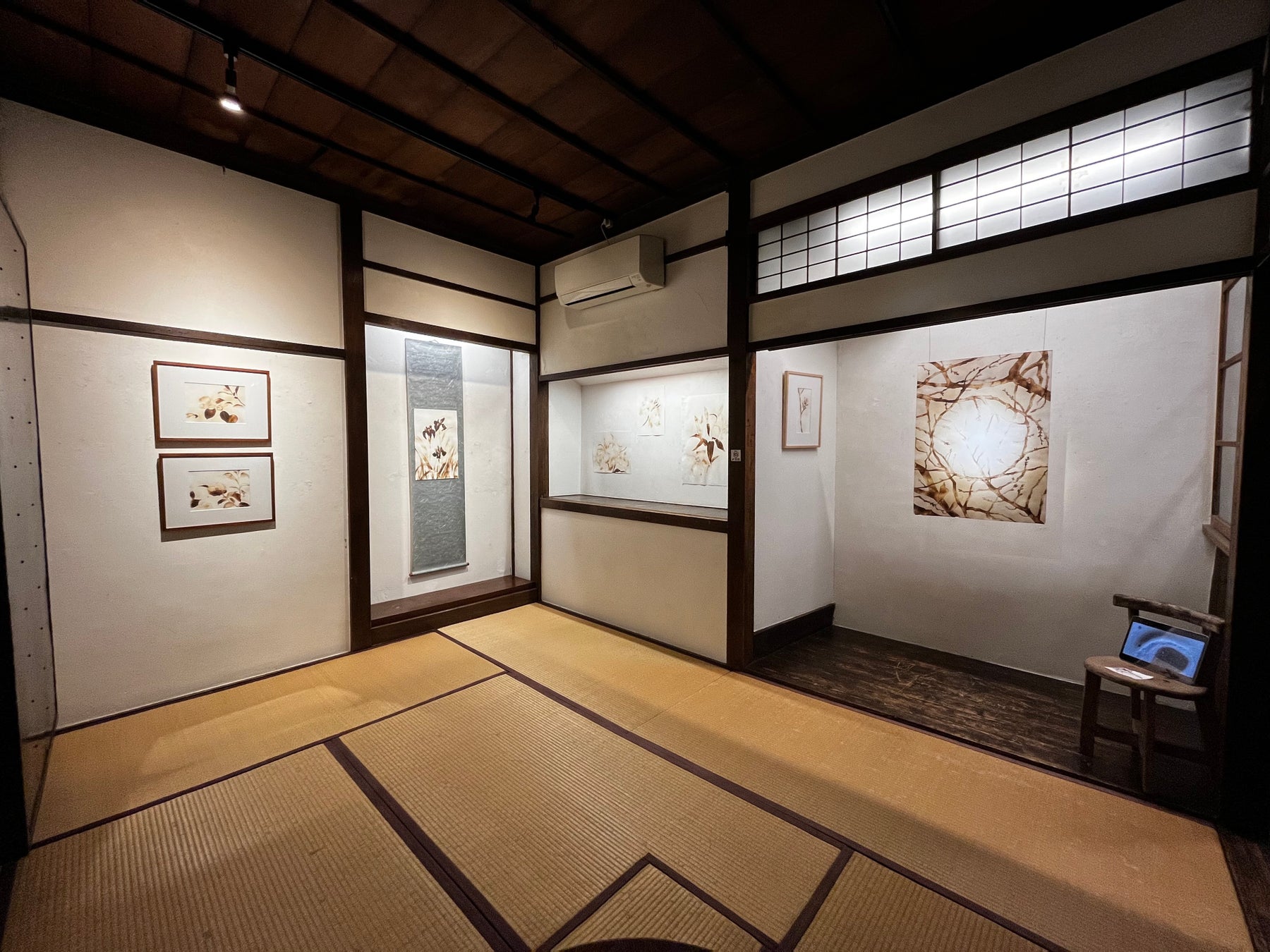 日本伝統の室内遊び「あぶり絵」現代アート 11/3から文京区根津にて展覧会のサブ画像3_展示の様子