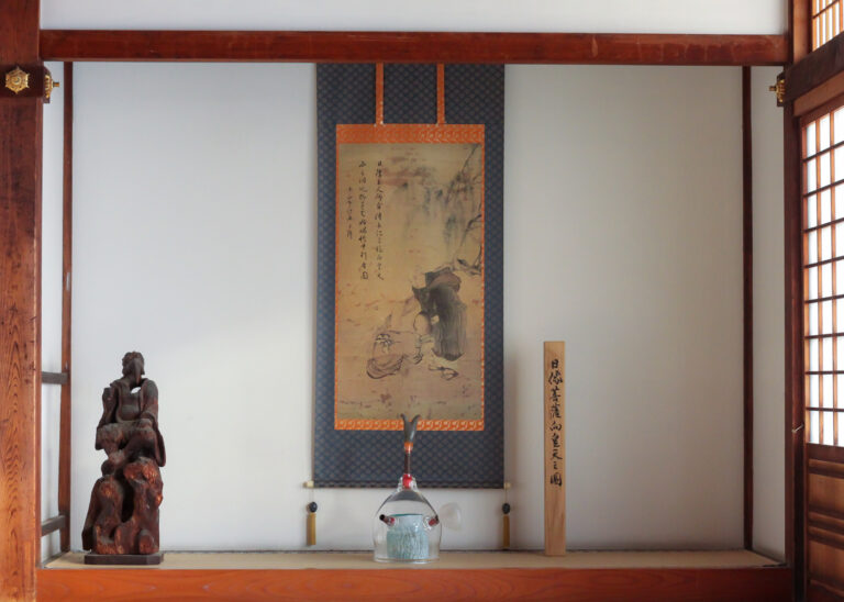 京都・西陣 妙蓮寺特別拝観「いちにちの世界の彩度と透明度と寺宝の虫干し展」開催！本阿弥家の末裔のガラス彫刻と障碍者アートのコラボ！のメイン画像