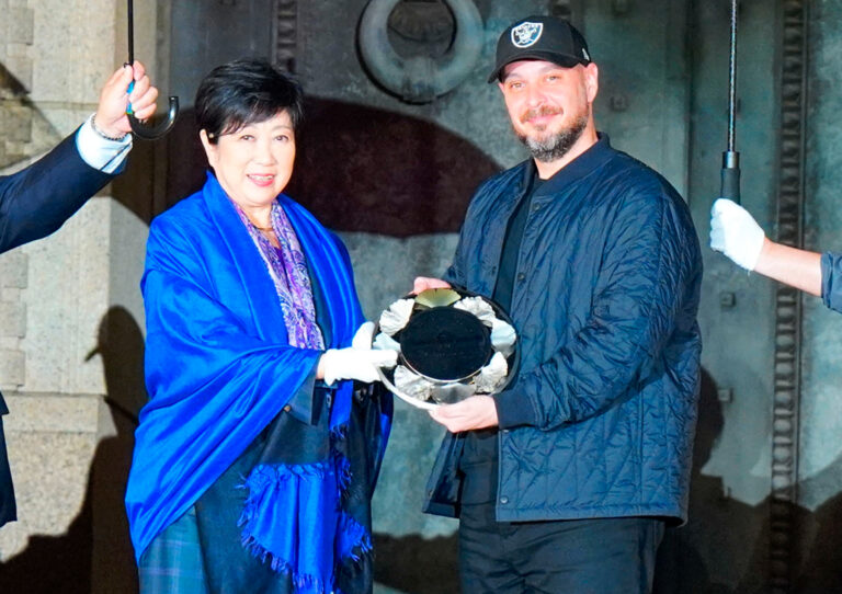 世界最大級のプロジェクションマッピング国際大会 9月開催で台風に翻弄されながらも11月に待望の再開催 海外の受賞者らが来日し、小池都知事に祝福されつつ閉幕のメイン画像