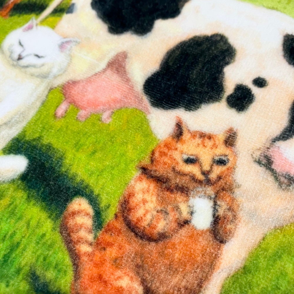 猫や動物の姿をモチーフに、いつもの暮らしを描く。画家 カマノレイコ作品の今治タオルハンカチ「ねこの暮らし」シリーズがヘミングスより発売開始。のサブ画像8_「牧場」ディテール