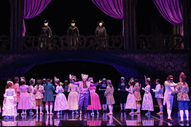 【新国立劇場】《史上最強のプレイボーイ、ドン・ジョヴァンニの華麗なる恋の遍歴。世界から選りすぐりの精鋭歌手が揃うオペラ『ドン・ジョヴァンニ』間もなく開幕！》のメイン画像