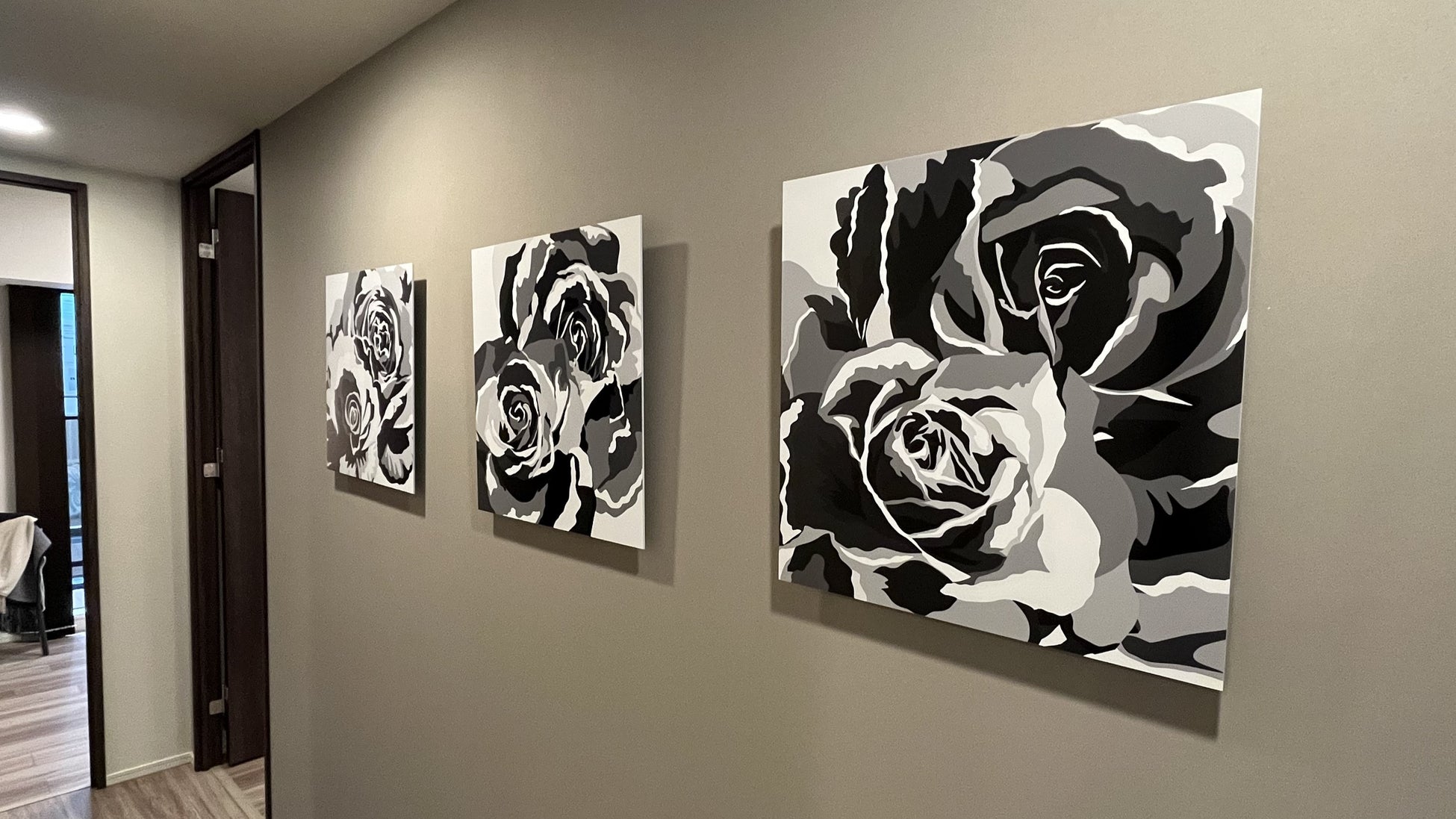 仮囲いアートを仕掛ける『fence&art（フェンスアンドアート）』が関西初上陸。野村不動産「プラウド茨木双葉町」の建設中の仮囲いに、「気高く、美しく。」の願いを込めた青いバラのモチーフのアートを制作のサブ画像6