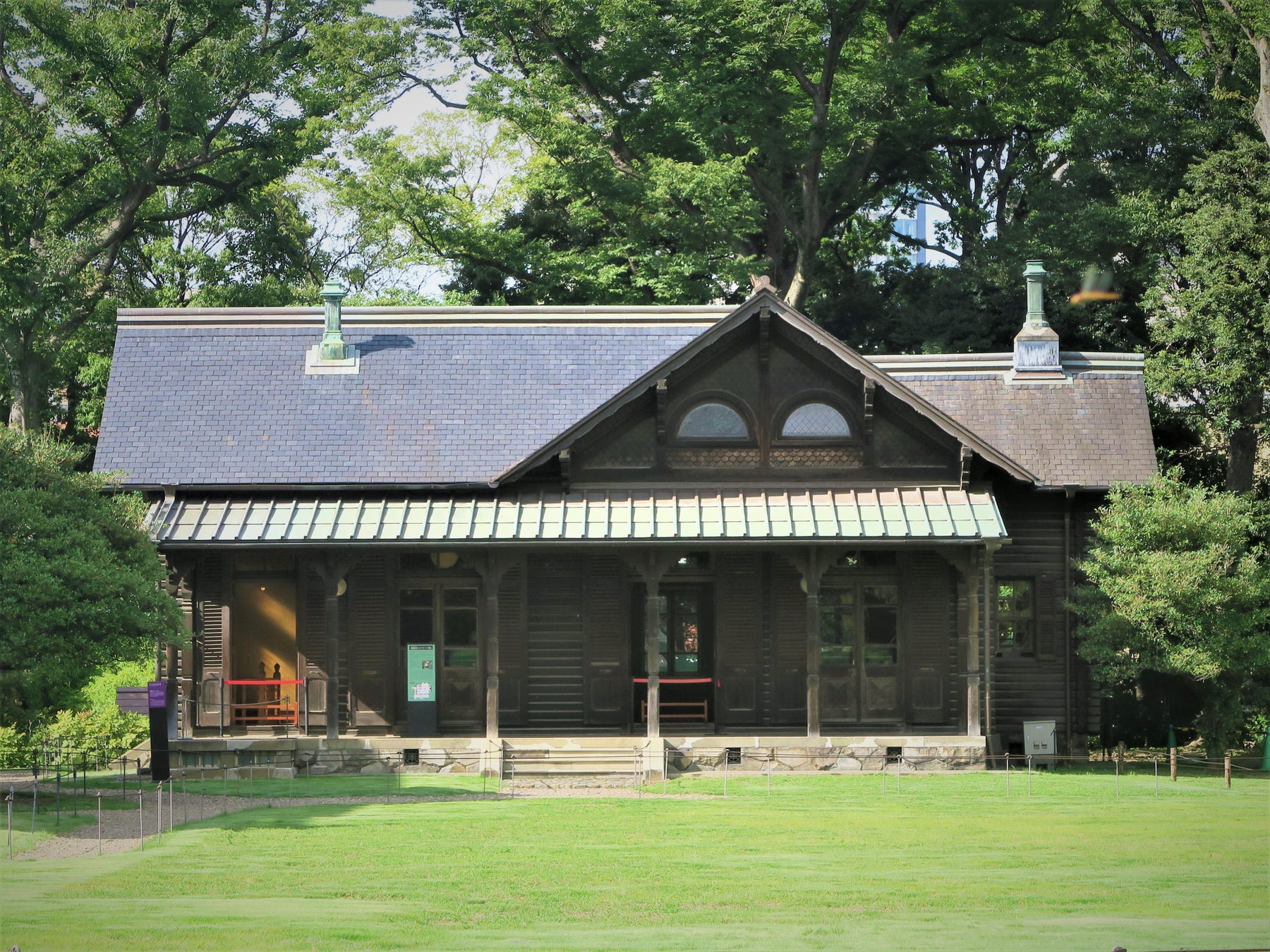 旧岩崎邸庭園で堪能する「美」～歴史ある「建築」と假屋崎省吾の「花」が織りなす優美な世界～のサブ画像7