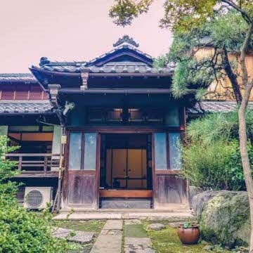 【東京都足立区】日本家屋を活用した文化サロン“仲町の家”で多国籍美術展「Cultural BYO．．．ね！」を開催。日本家屋をダイナミックに使い、海外ルーツの人々の絵画や工芸、衣服など約70作品を展示のサブ画像9