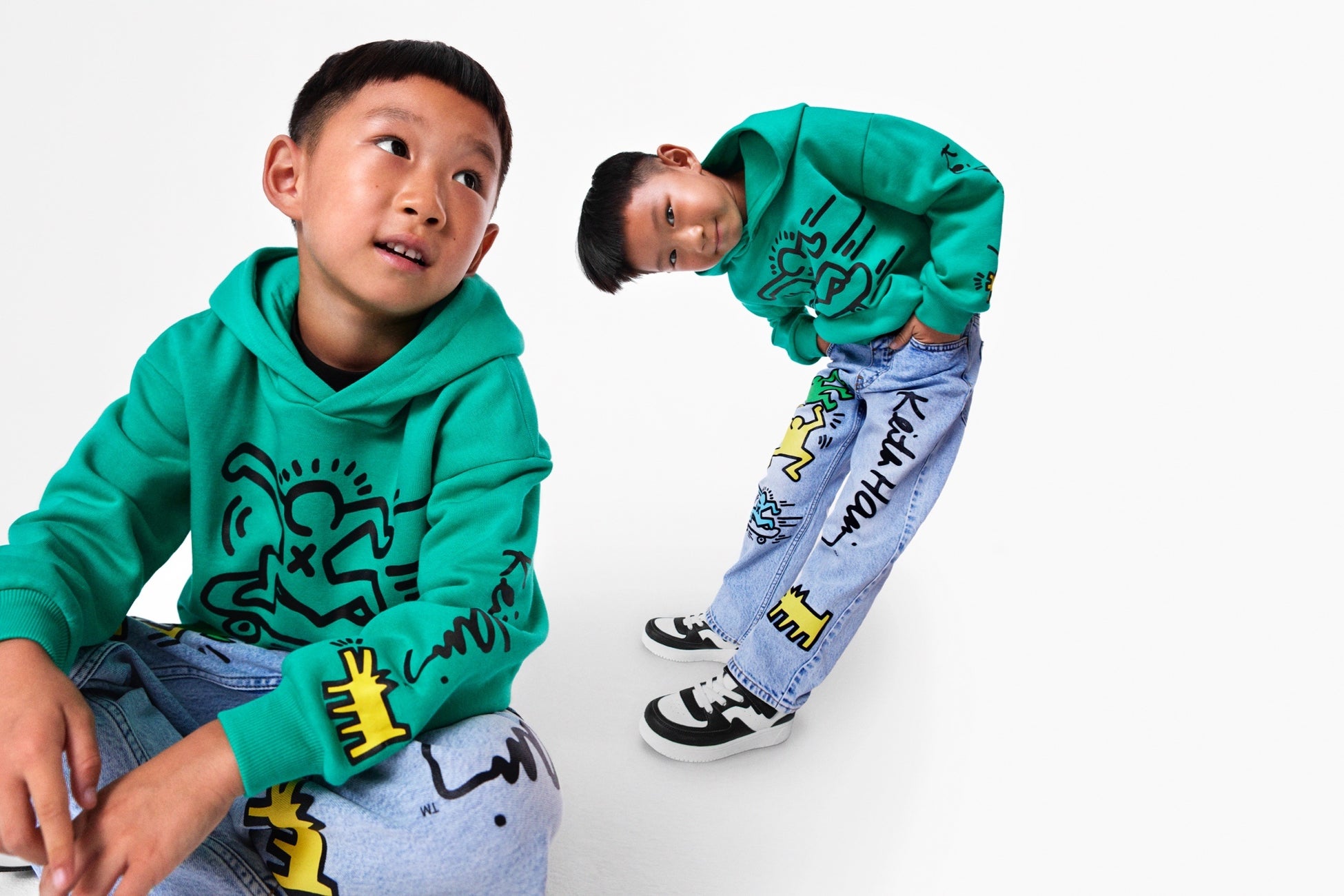 H&Mキッズから、キース・ヘリングのプリントとコラボレーションをした最新コレクションを発表のサブ画像1_H&Mキッズ「Keith Haring x H&M（キースへリング x エイチ・アンド・エム ）」コレクション：プリントスウェットパーカ￥799 ルーズフィットデニム￥3,499