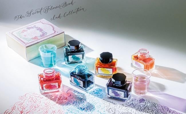 花の色がモチーフの12色のインクをクラシカルな花図鑑に閉じ込めた「秘密の花図鑑インクコレクション」がフェリシモ「ミニツク®」から新登場のサブ画像1