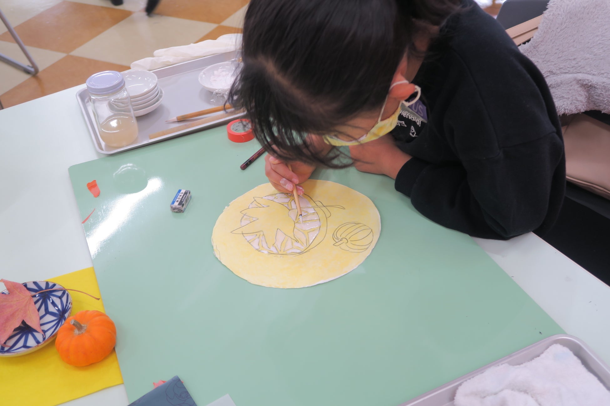 【横浜美術館】休館中の仮拠点で、子どもから大人まで楽しめるアート体験で素敵な時間を　「やどかりプログラム」2023年1月～3月開催プログラムの募集がスタート！のサブ画像3_造形プログラムの様子