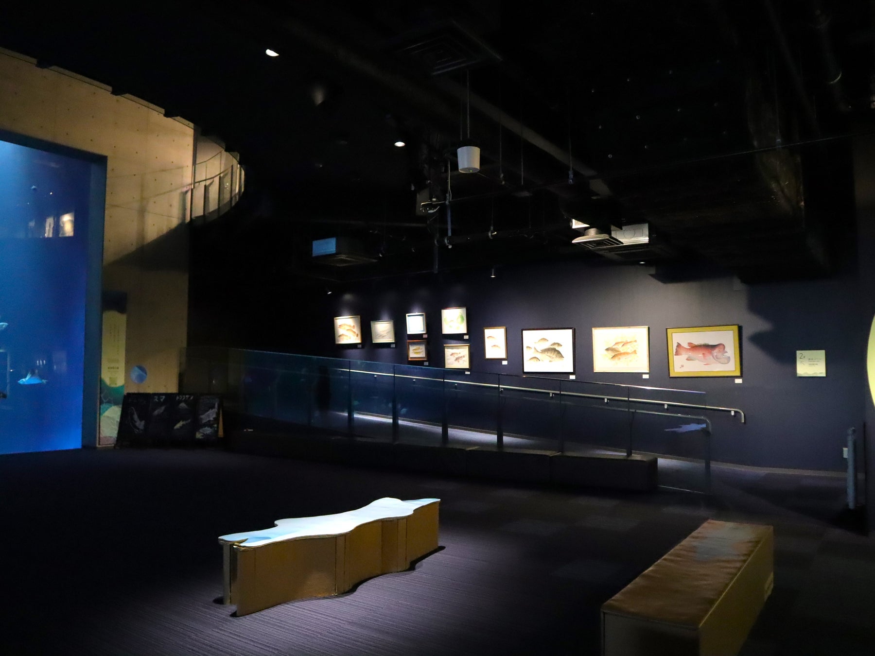 生きものの一瞬を拓すアート作品 「東洋魚拓 拓正会 アート魚拓展」開催中のサブ画像5_館内展示の様子
