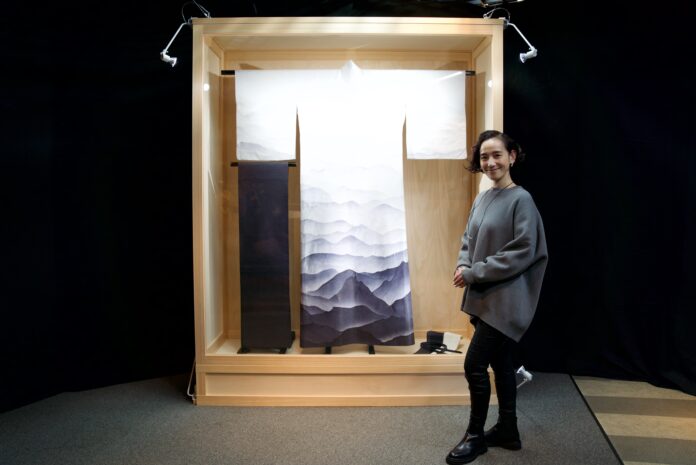 埼玉県草加市で生まれた「THE LEATHER SCRAP KIMONO」作品展示を記念した動画 HOMECOMING to Soka city が公開のメイン画像