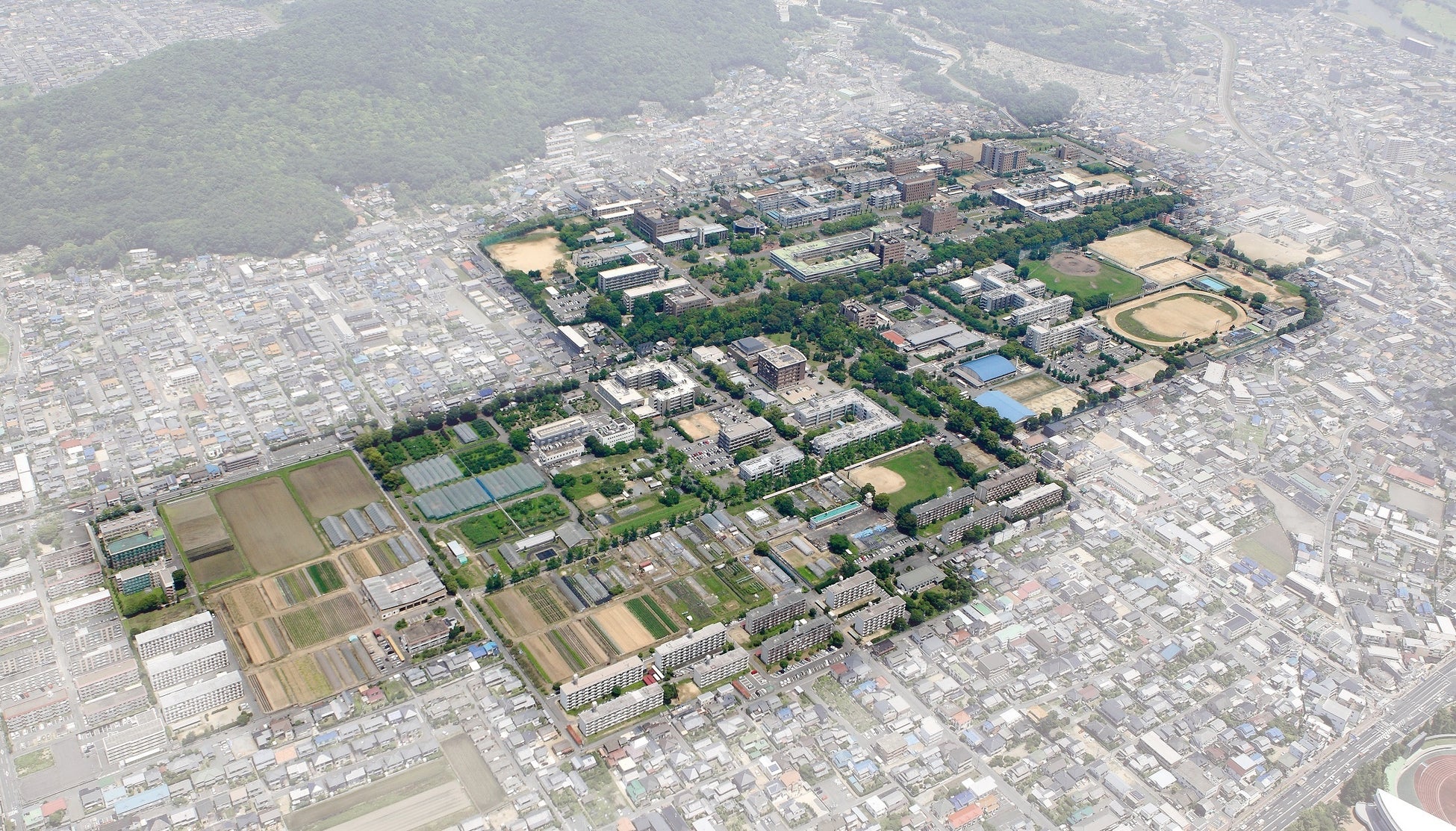 【岡山大学】令和4（2022）年度 岡山大学教育学部美術教育講座「卒業制作展＋学生展」開催〔2/14～2/19, 岡山県天神山文化プラザ〕のサブ画像4_岡山大学大学院教育学研究科・教育学部が所在する岡山大学津島キャンパス（岡山市北区）