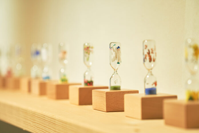 国産の貴重な砂時計の中で戯れるちいさないきものたち　展示＆即売会のメイン画像
