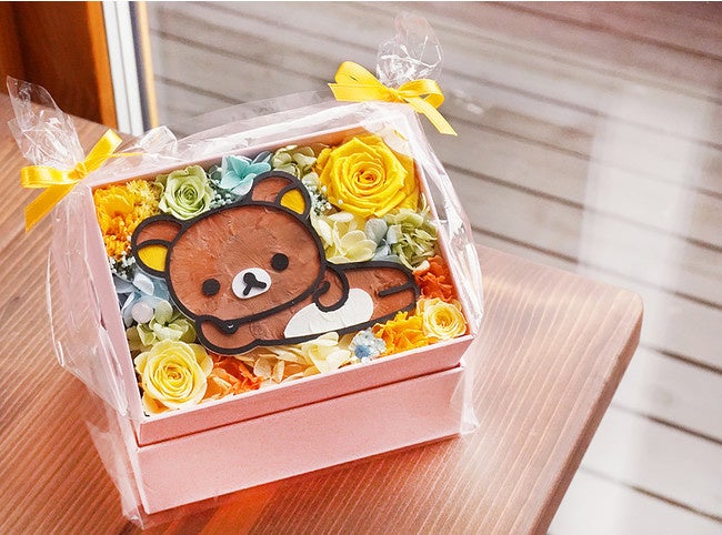 かわいいリラックマが春の訪れを告げてくれる！？枯れないお花・プリザーブドフラワーで絵のように描いた、リラックマとコリラックマの壁掛けフラワーが登場。のサブ画像3