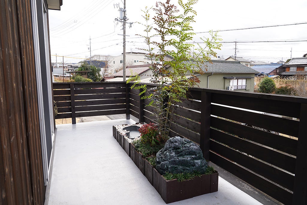 ”プチART×GARDENプロジェクト2022” ついにモニター宅へモジュールのお庭を設置！！のサブ画像3_ベランダに作ったお庭