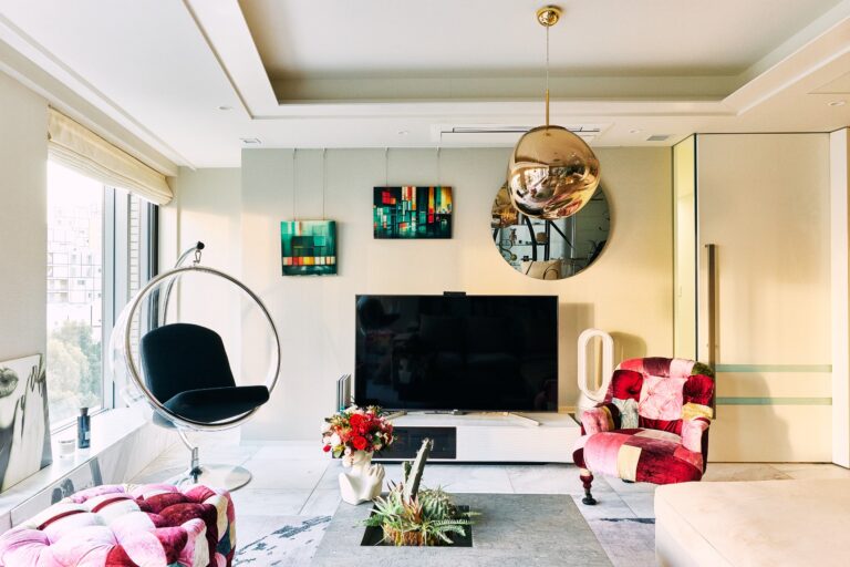 NFTアートがリアルプリントされて自宅に届く！新機能「Real Art Print Service」ローンチ！のメイン画像