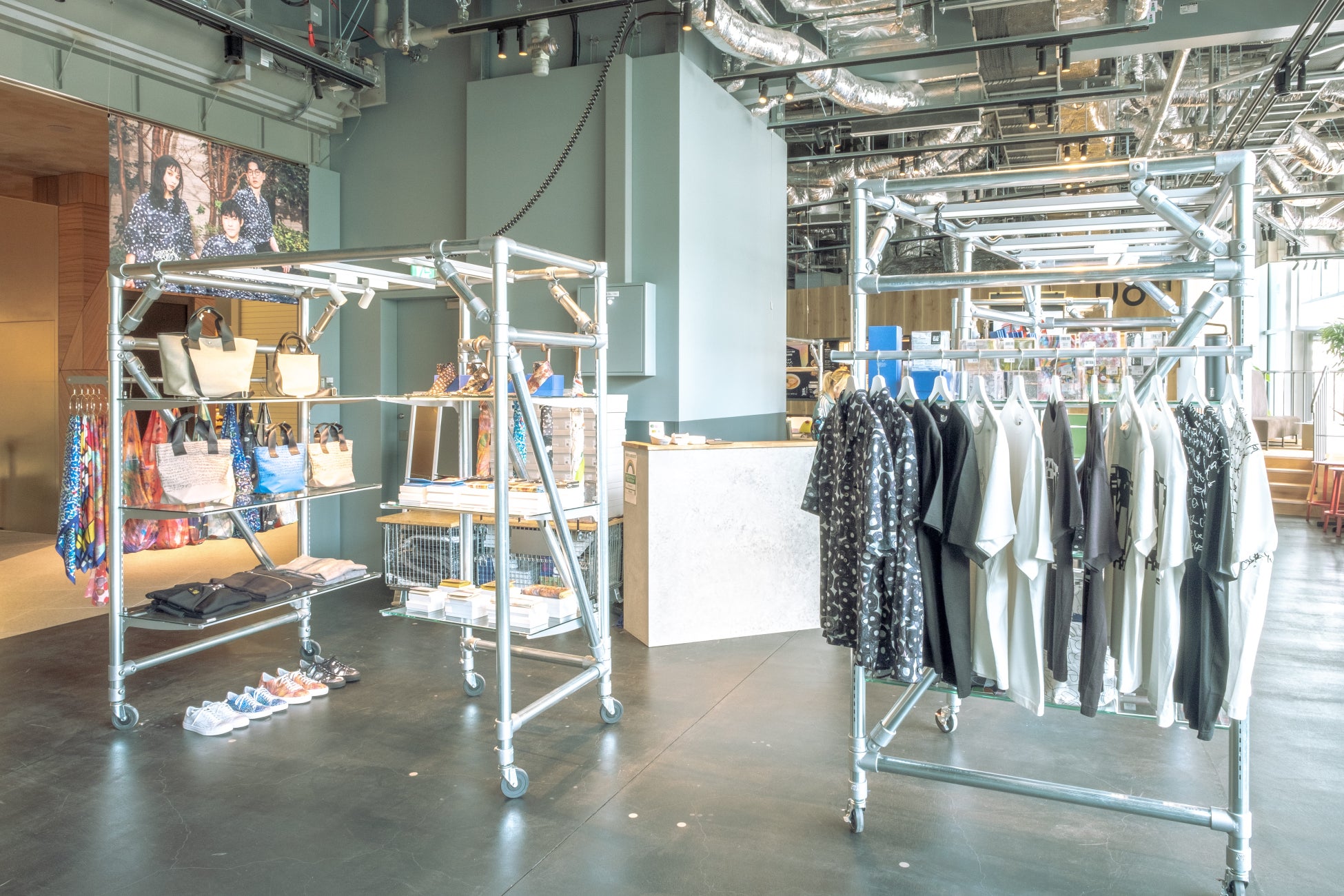 HERALBONYに新たに11種のアートが登場。東京ミッドタウン八重洲POPUPにて3月10日より販売開始のサブ画像2_店舗外観