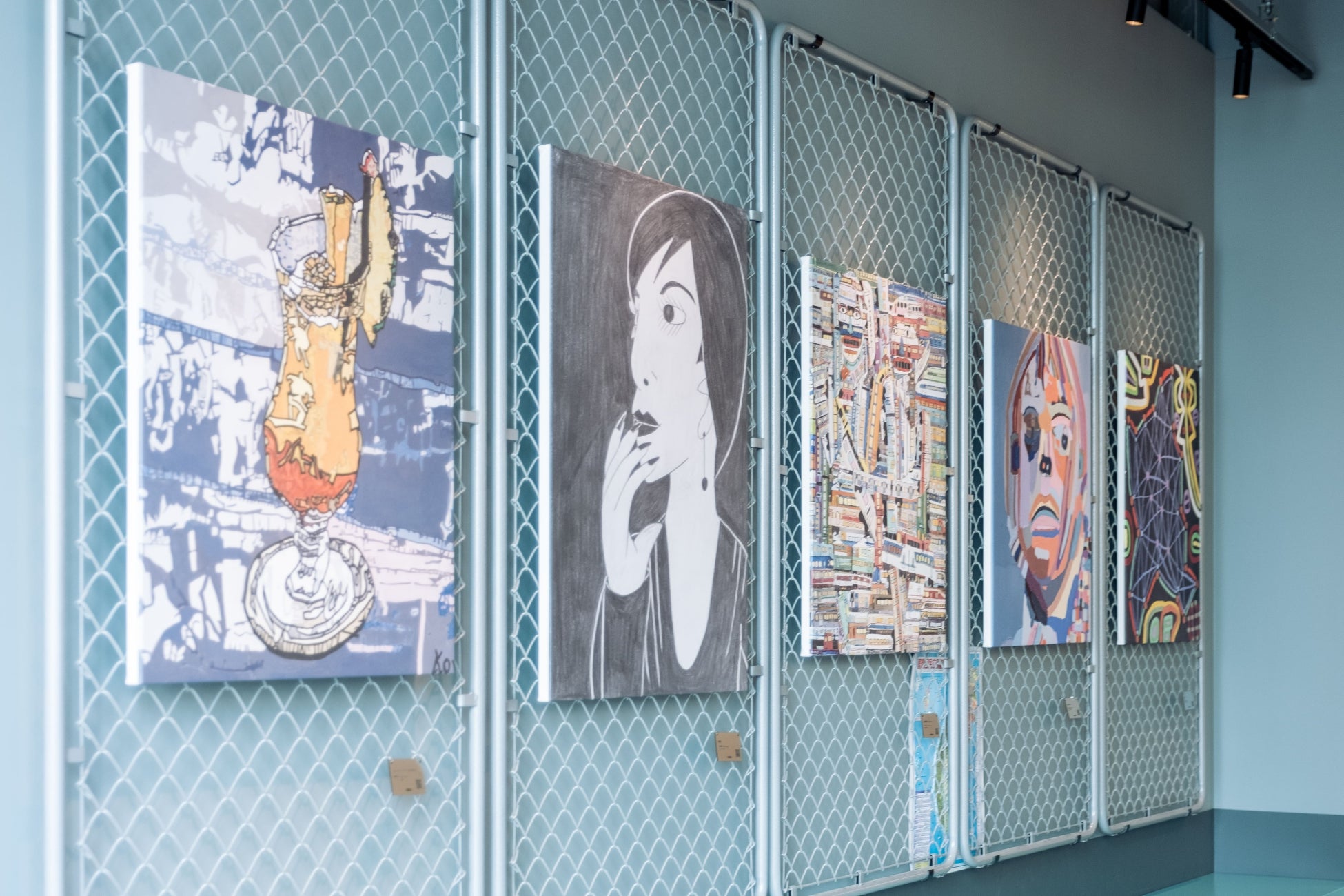 HERALBONYに新たに11種のアートが登場。東京ミッドタウン八重洲POPUPにて3月10日より販売開始のサブ画像3_ヤエスパブリック内 ALLSTANDS 壁面