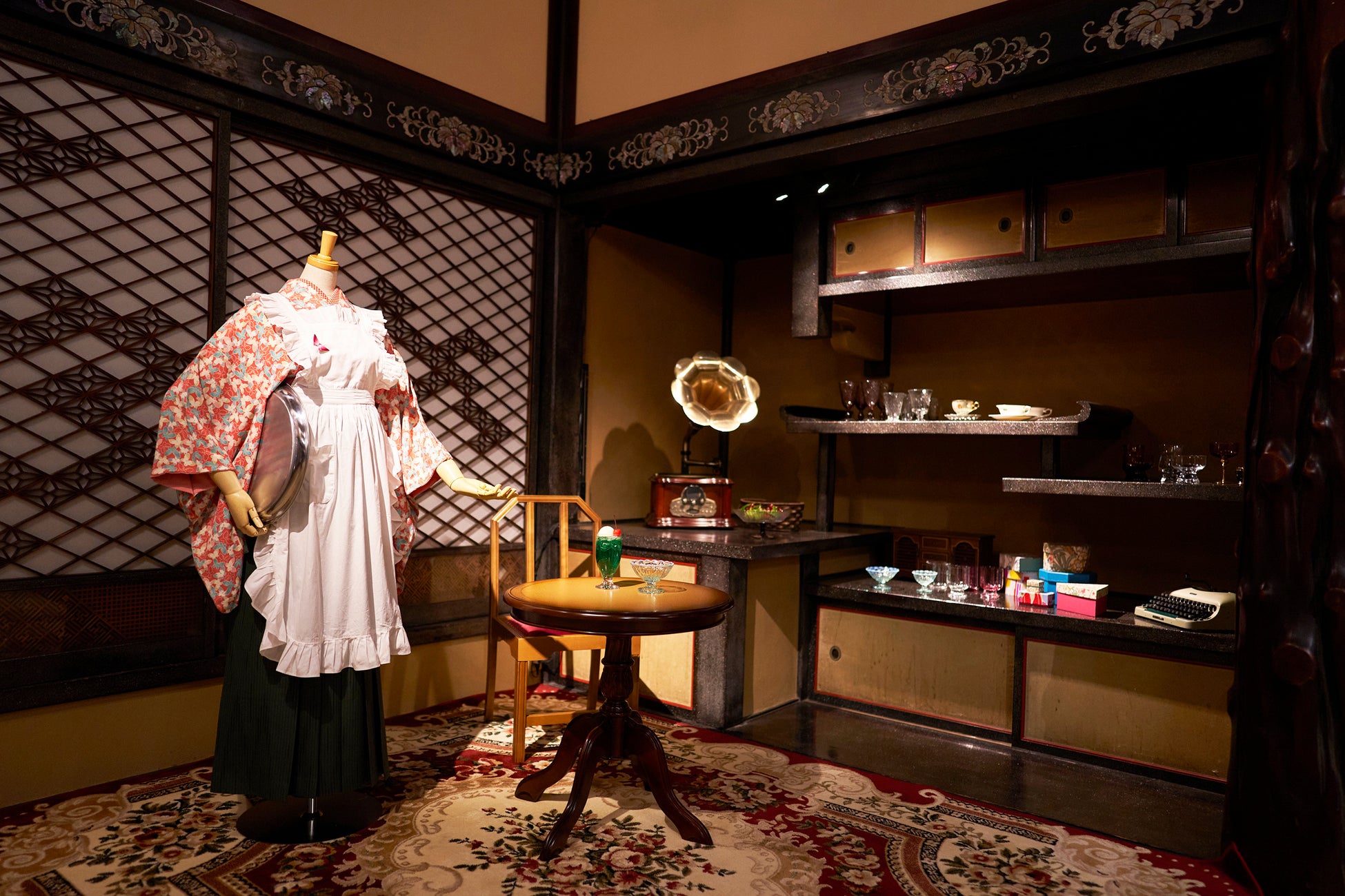 【ホテル雅叙園東京】大正ロマン×百段階段～文豪が誘うノスタルジックの世界～のサブ画像1_萩原朔太郎『猫町』×しきみ