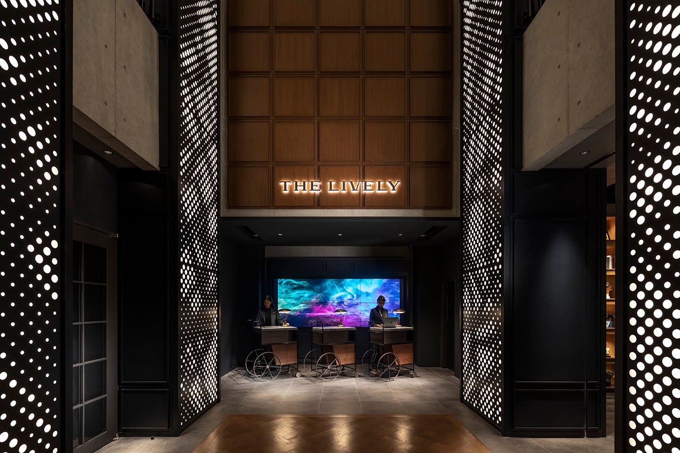 国内ホテル初コラボ！「THE LIVELY 東京麻布十番」にて話題のフランス人アーティスト ルーカス・ビューフォートがホテルコンセプトを表現した作品を4月5日(水)～５月31日(水)の期間限定で展示のサブ画像5