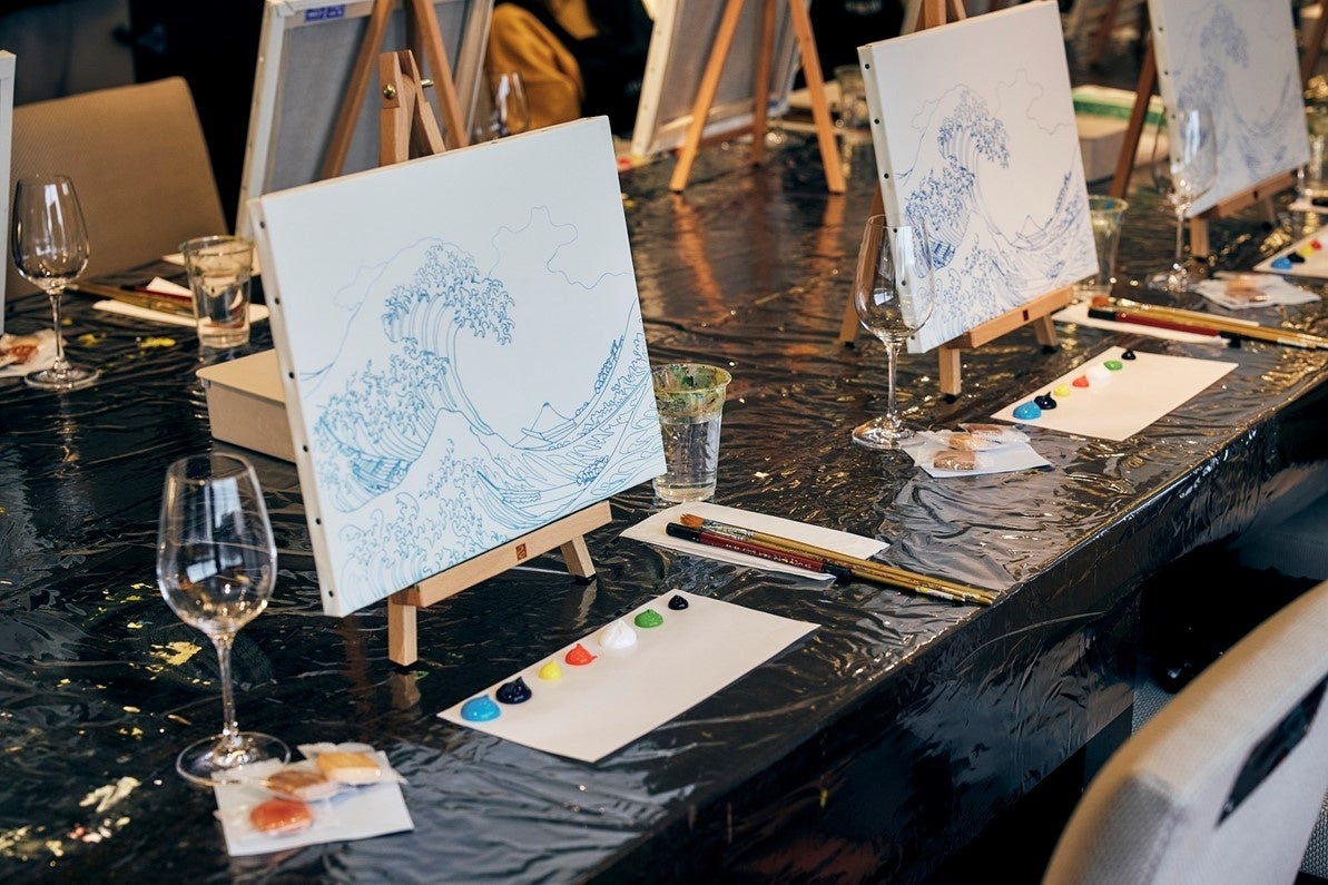 “泊まれる美術館”パークホテル東京とartwine.tokyoの共同企画！ワイン片手にモネやルノワールの名画を描く120分のアート体験ワークショップを、2023年4月から毎月第2、第4土曜日に開催のサブ画像1