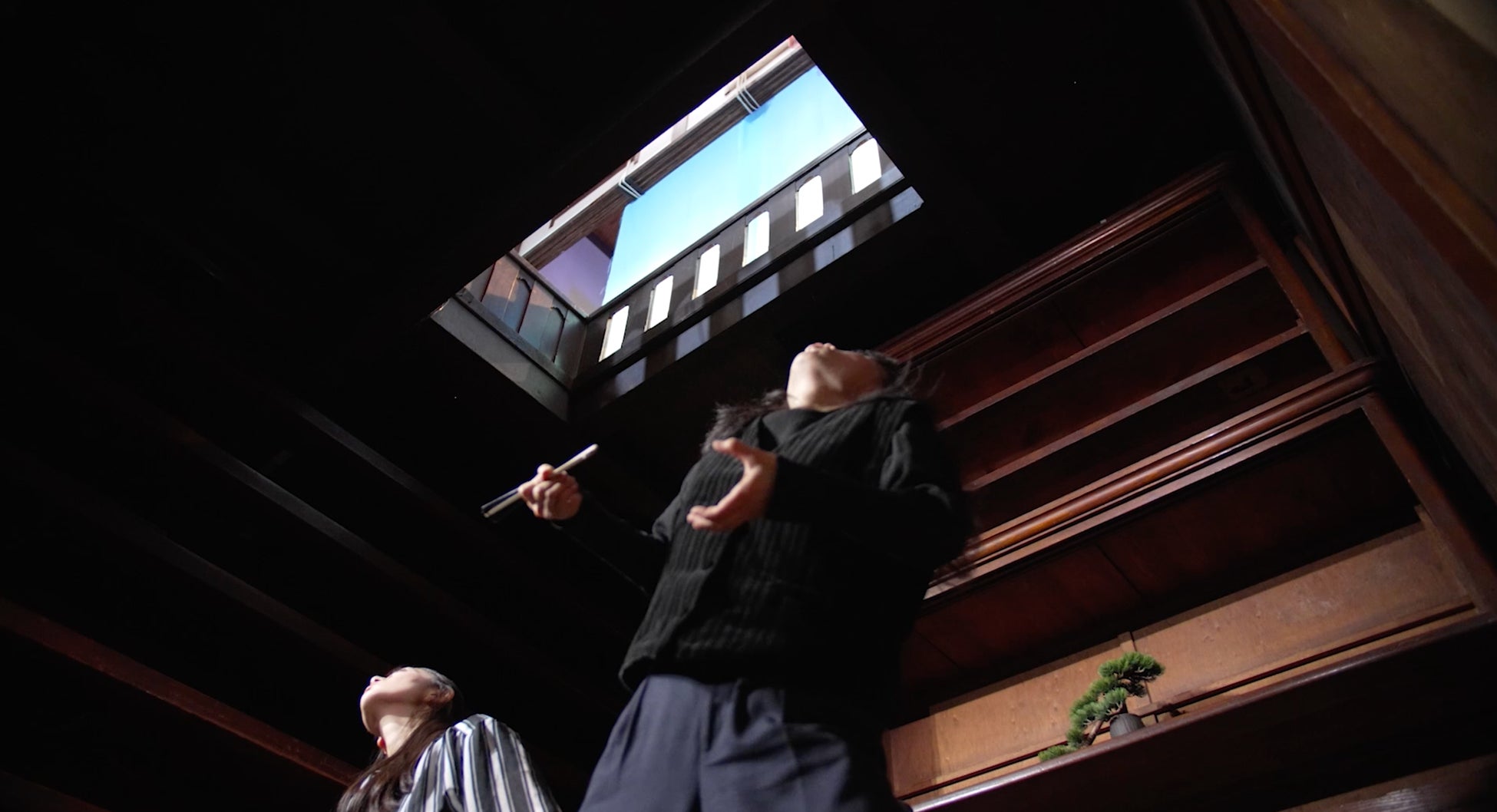 【映像演劇】「建物✖️演劇」プロジェクト！歴史的建造物で上演された舞台『騒がしい二階』がついに配信！のサブ画像3