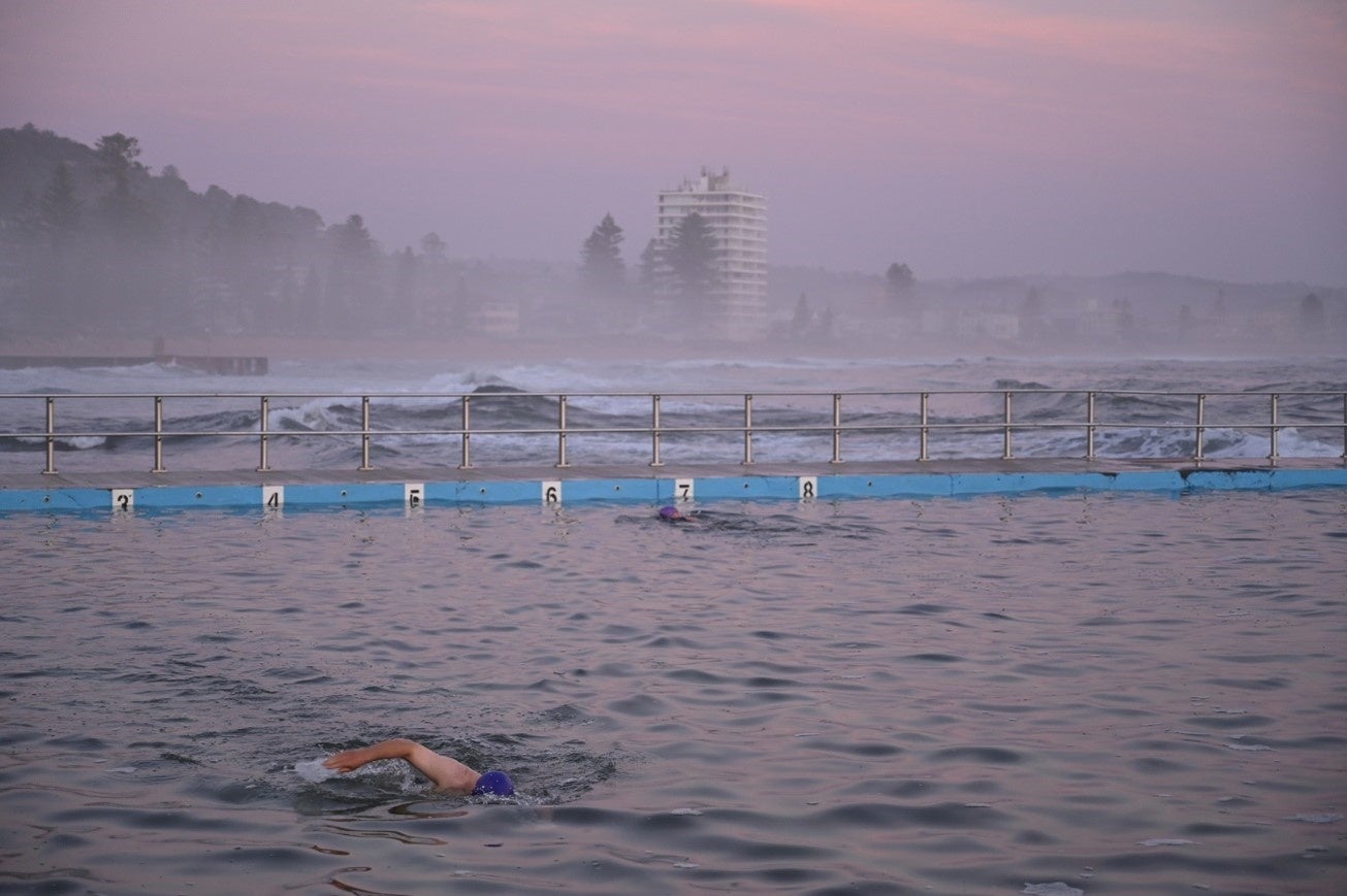 THE GALLERYセレクション展 クキモトノリコ写真展「海でプールな人々 ～People at the Pool beside the Beautiful Beach～」を開催のサブ画像1