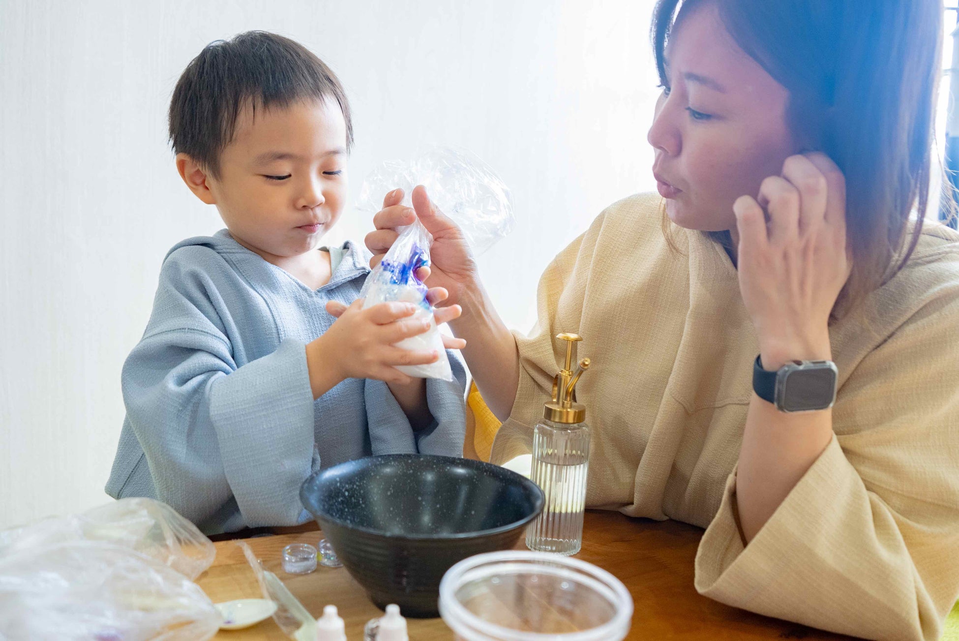 おふろcafe ハレニワの湯に身体全体を使って楽しむ 「アクションペインティングルーム」が登場！　絵具まみれになった後はおふろでさっぱり。のサブ画像3