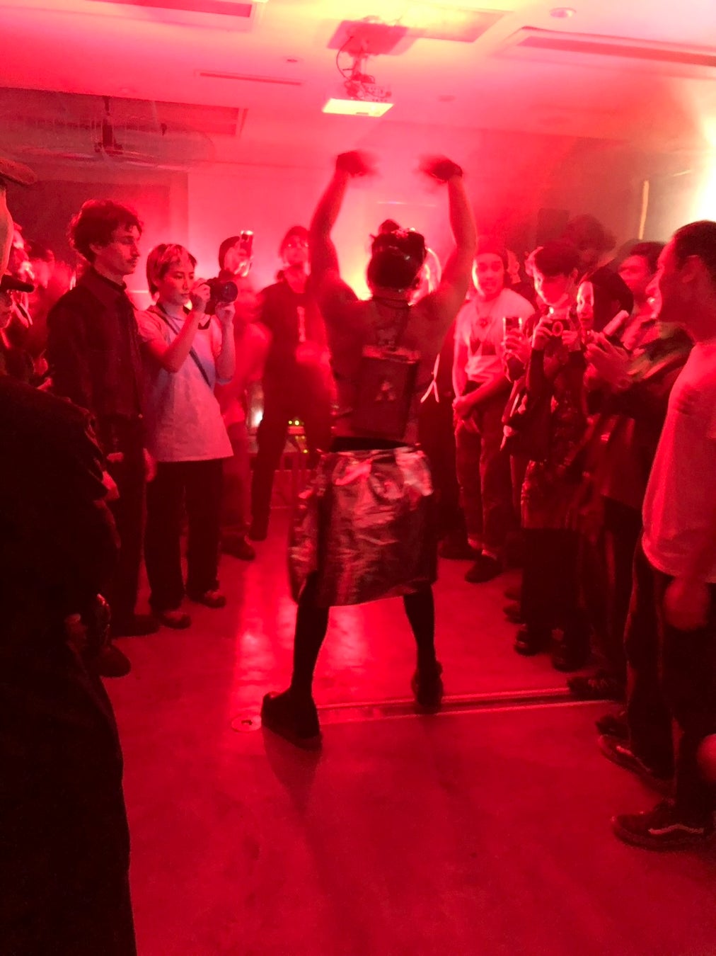 新大久保にある近未来なDJバー、ベーコンの一周年を記念し、Chim↑Pom from Smappa!Groupの「ナラッキー」会期中に王城ビルでイベント開催のサブ画像6