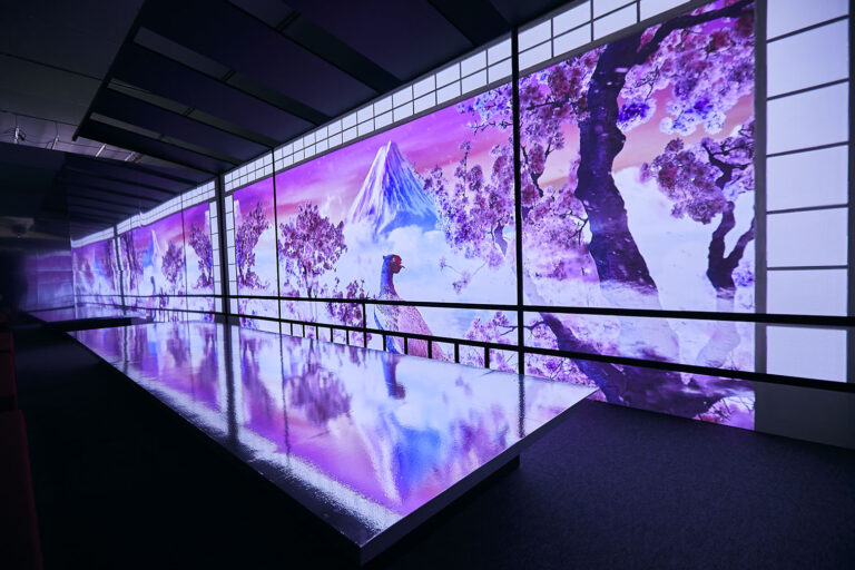 一旗プロデュース「空間体感！動き出す浮世絵展 NAGOYA」の公式記録映像第一弾“彩”を公開。古来より愛される花、彩り豊かな詩情に富む花鳥画の世界を眺める。のメイン画像