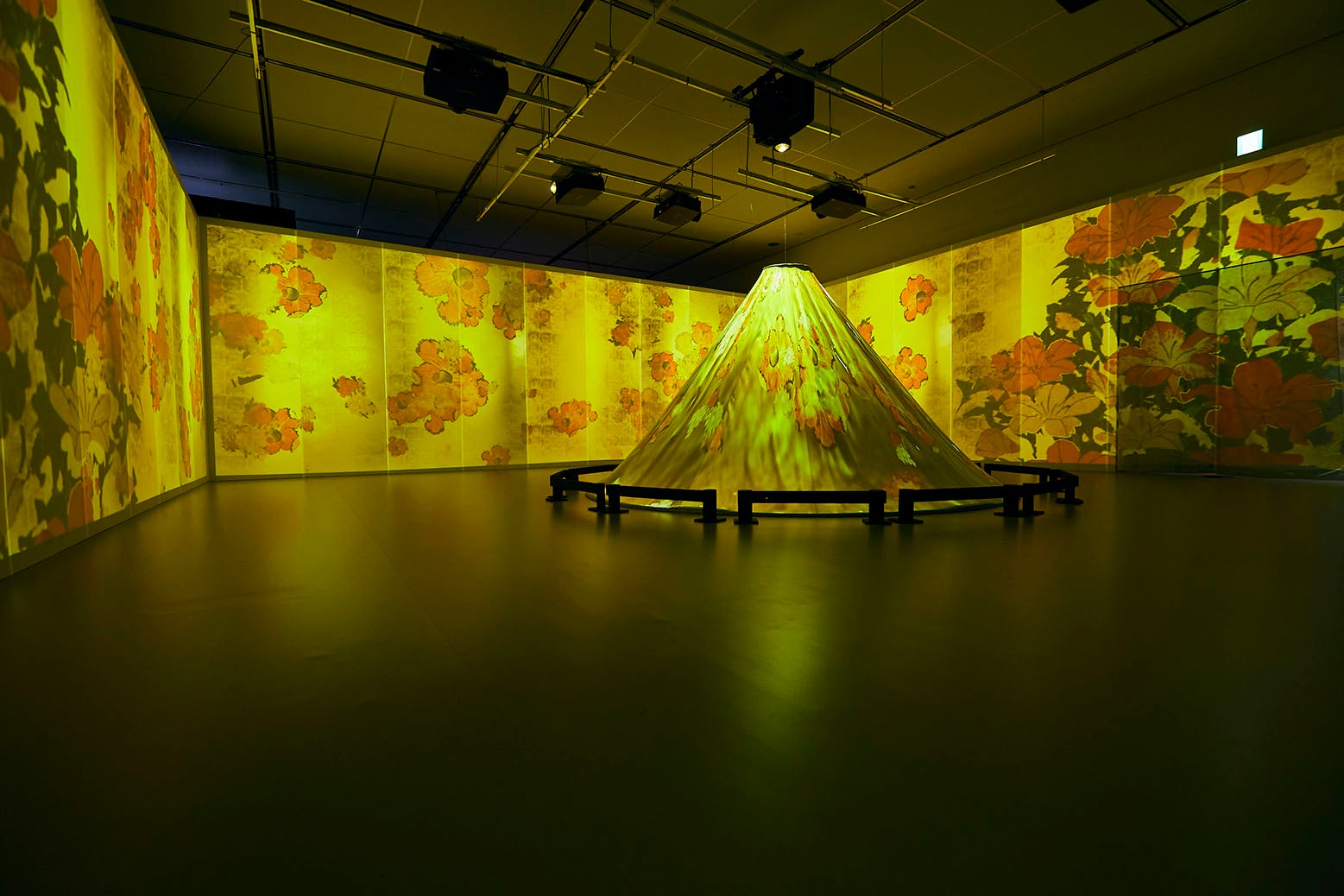 一旗プロデュース「空間体感！動き出す浮世絵展 NAGOYA」の公式記録映像第一弾“彩”を公開。古来より愛される花、彩り豊かな詩情に富む花鳥画の世界を眺める。のサブ画像8