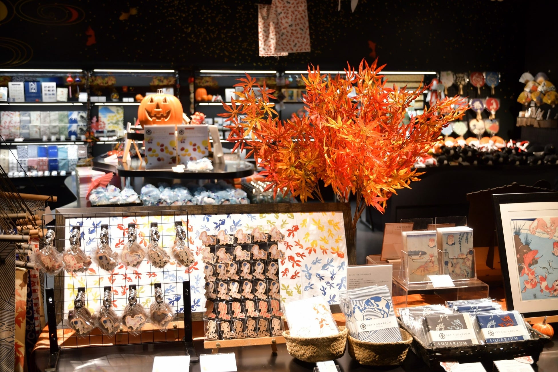アートアクアリウム美術館 GINZA　秋の企画展　秋の金魚、いとエモし「紅黄葉（もみじ）ざかり」本日9月28日開幕！のサブ画像9