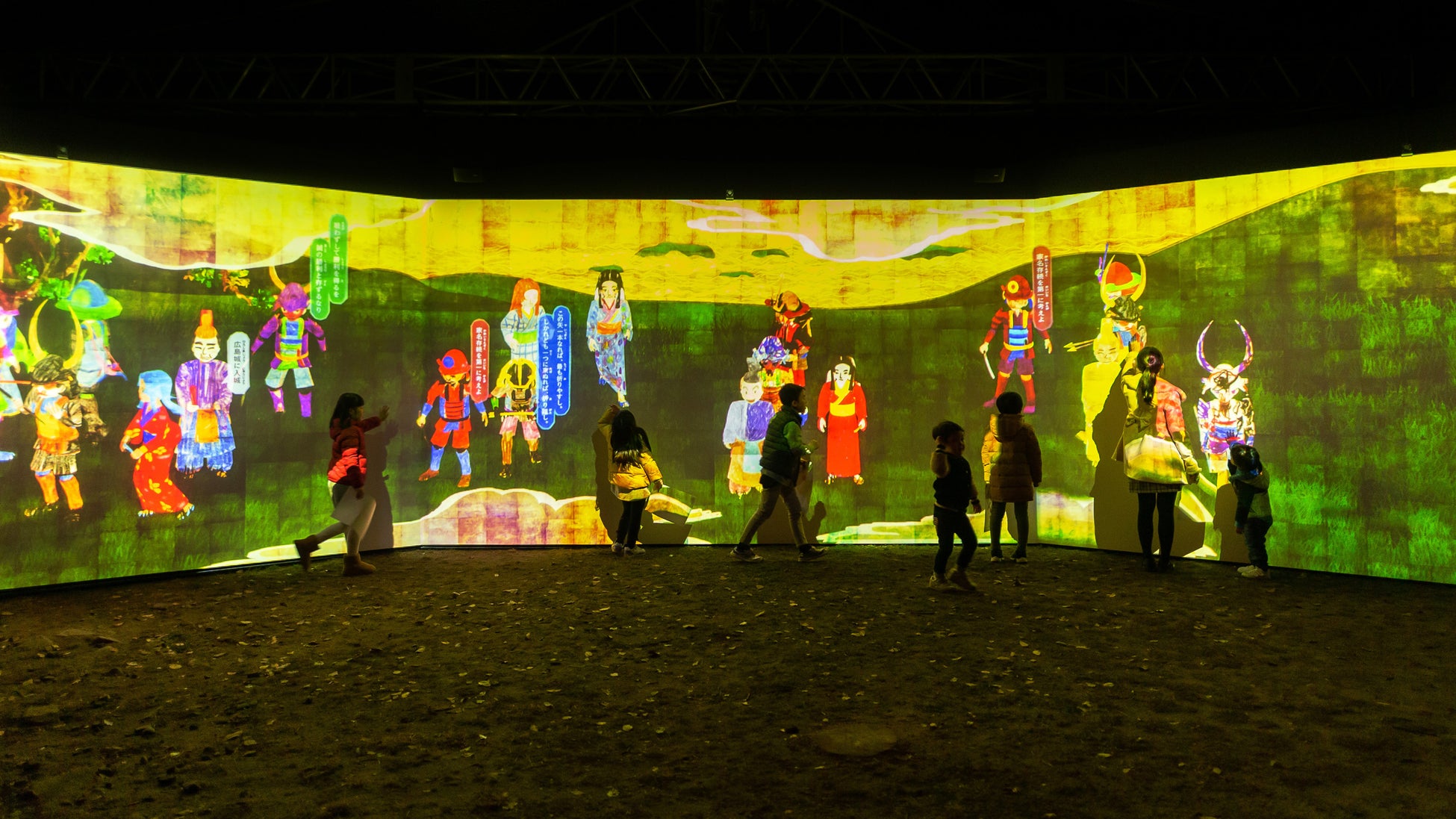 「チームラボ 金沢城 光の祭」9月30日(土)オープン。夜の金沢城の五十間長屋や石垣、木々などが、永遠に変化し続ける光のアート空間に。のサブ画像5_チームラボ《お絵かき武将》© チームラボ