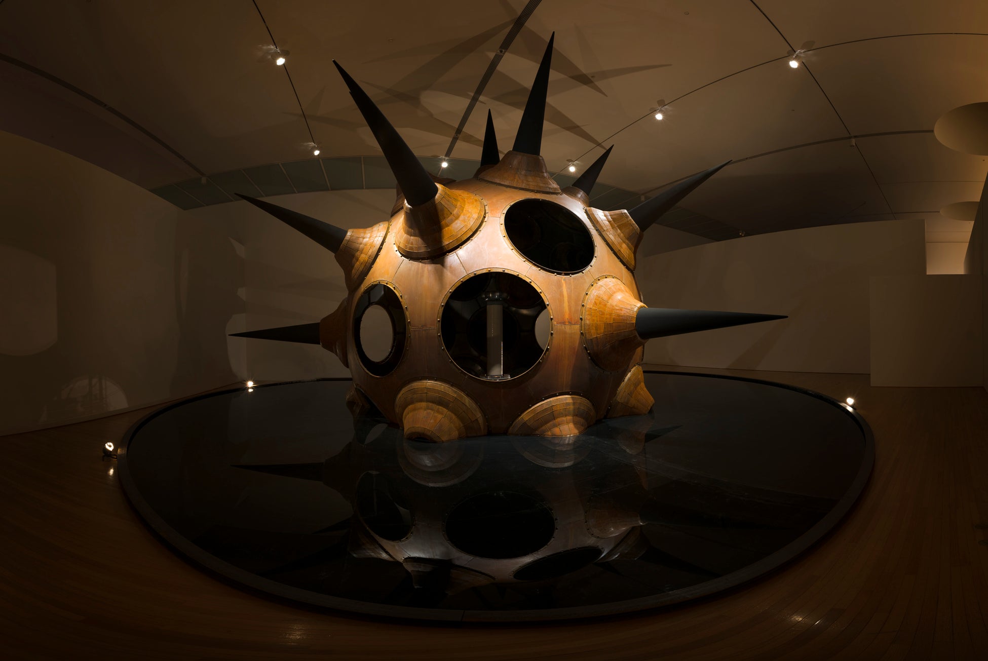 大型現代アート作品の“見せる収蔵庫” MASK（MEGA ART STORAGE KITAKAGAYA）メインアーティスト・持田敦子が5年にわたるプロジェクトの集大成を発表のサブ画像16_「ヤノベケンジーウルトラ展」（2009）豊田市美術館にて／撮影：シュバーヴ・トム