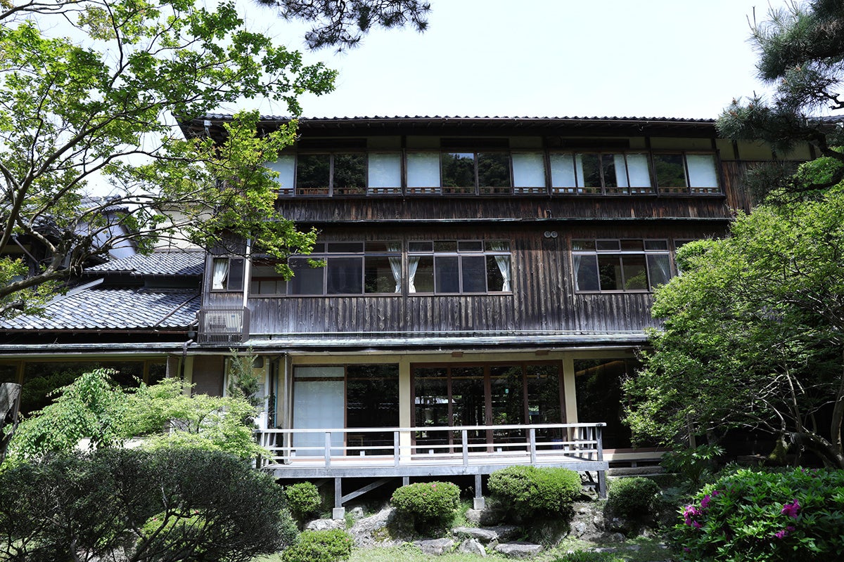 陶芸家・新里明士ー新作「辰砂壺」発表のサブ画像5_城崎温泉 三木屋