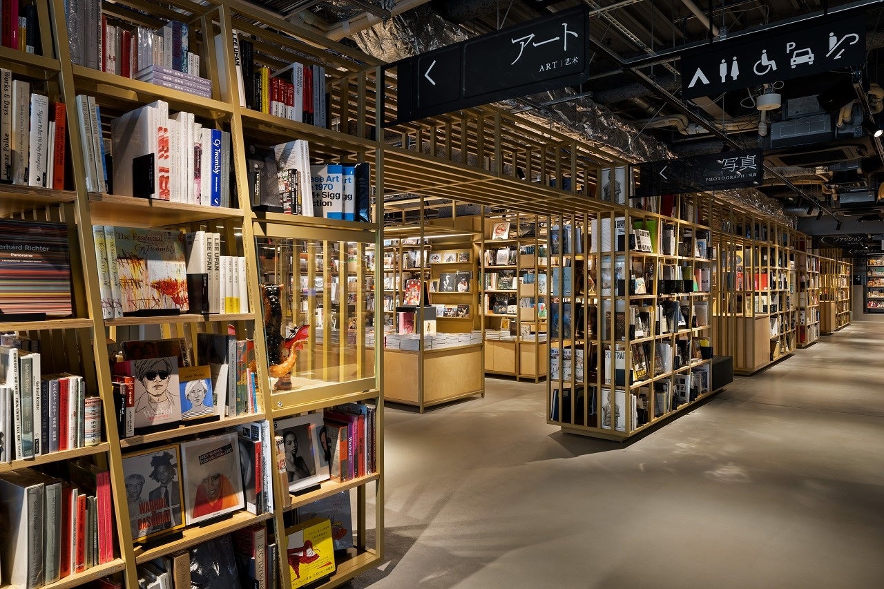 アートと文化の「伝統と最先端」が共振する「京都 蔦屋書店」が京都髙島屋S.C. [T8]の5・6階にオープンのサブ画像2_アートを中心とした約6万冊の書籍