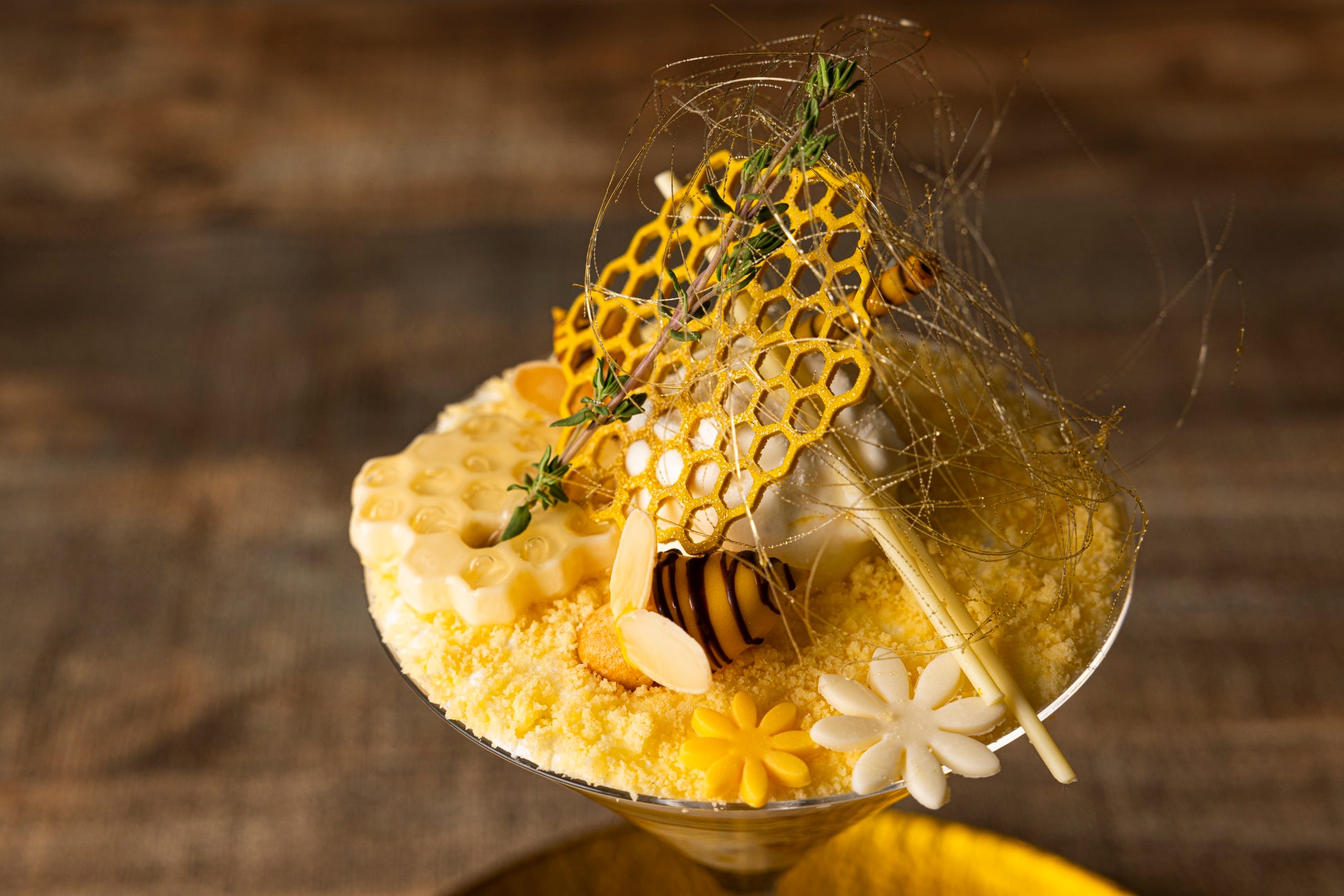 ザ・プリンスギャラリー 東京紀尾井町 はちみつや柑橘の味わいを楽しめるパフェ「Bee Happy Parfait」を販売のサブ画像2_Bee Happy Parfait イメージ