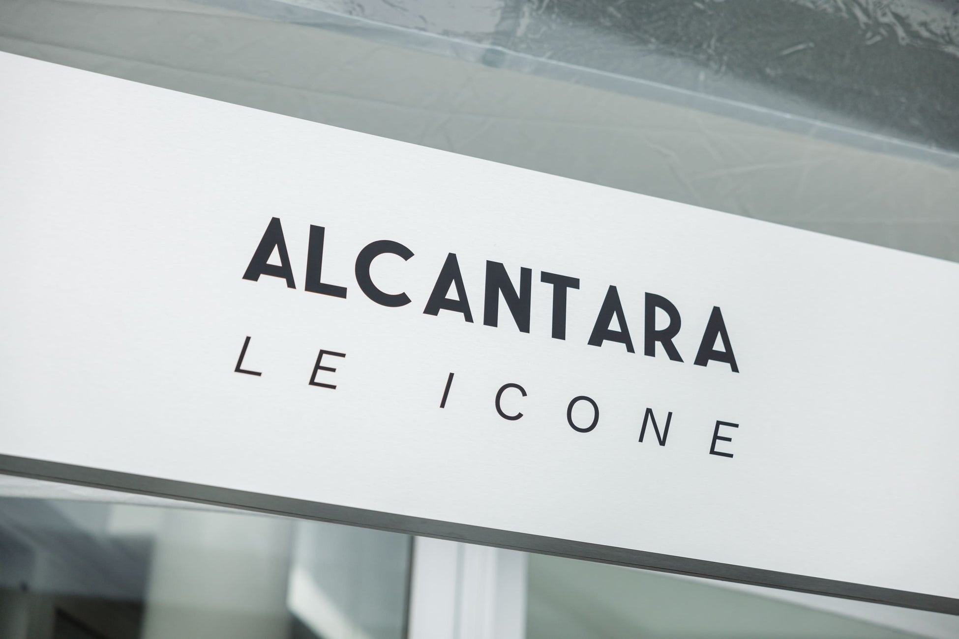 ALCANTARA®がTheBridgeVIIで特別展示のサブ画像1