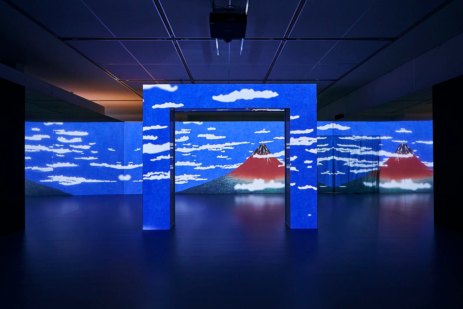 一旗プロデュース「空間体感！動き出す浮世絵展 NAGOYA」の公式記録映像第二弾“藍”を公開。世界で「ジャパン・ブルー」と絶賛され、その美しさに多くの人が魅了される「藍色」をテーマとする映像空間。のサブ画像1