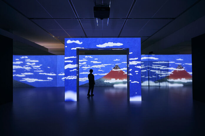 一旗プロデュース「空間体感！動き出す浮世絵展 NAGOYA」の公式記録映像第三弾“眺”を公開。名所絵を極めた歌川広重や多様な富士山を描いた天才絵師・葛飾北斎とめぐる日本の風景に没入する空間。のメイン画像
